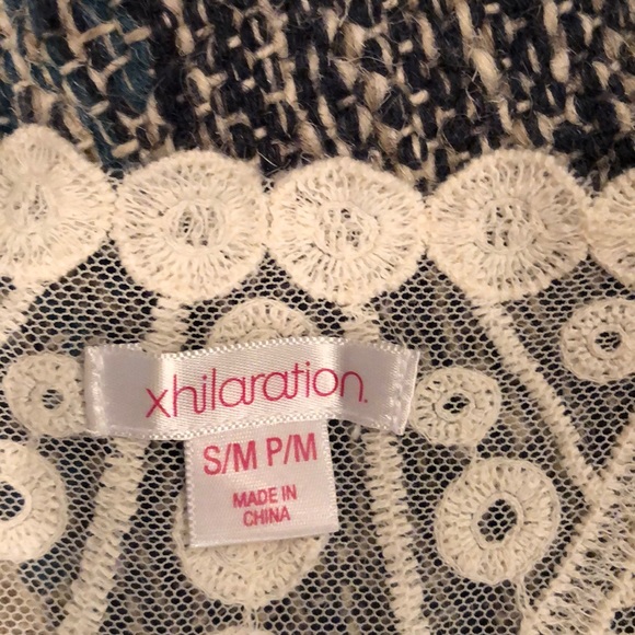 Xhilaration Sleeveless Lace Top - Picture 3 of 7